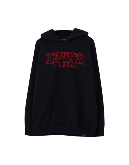 pull and bear sudadera stranger things