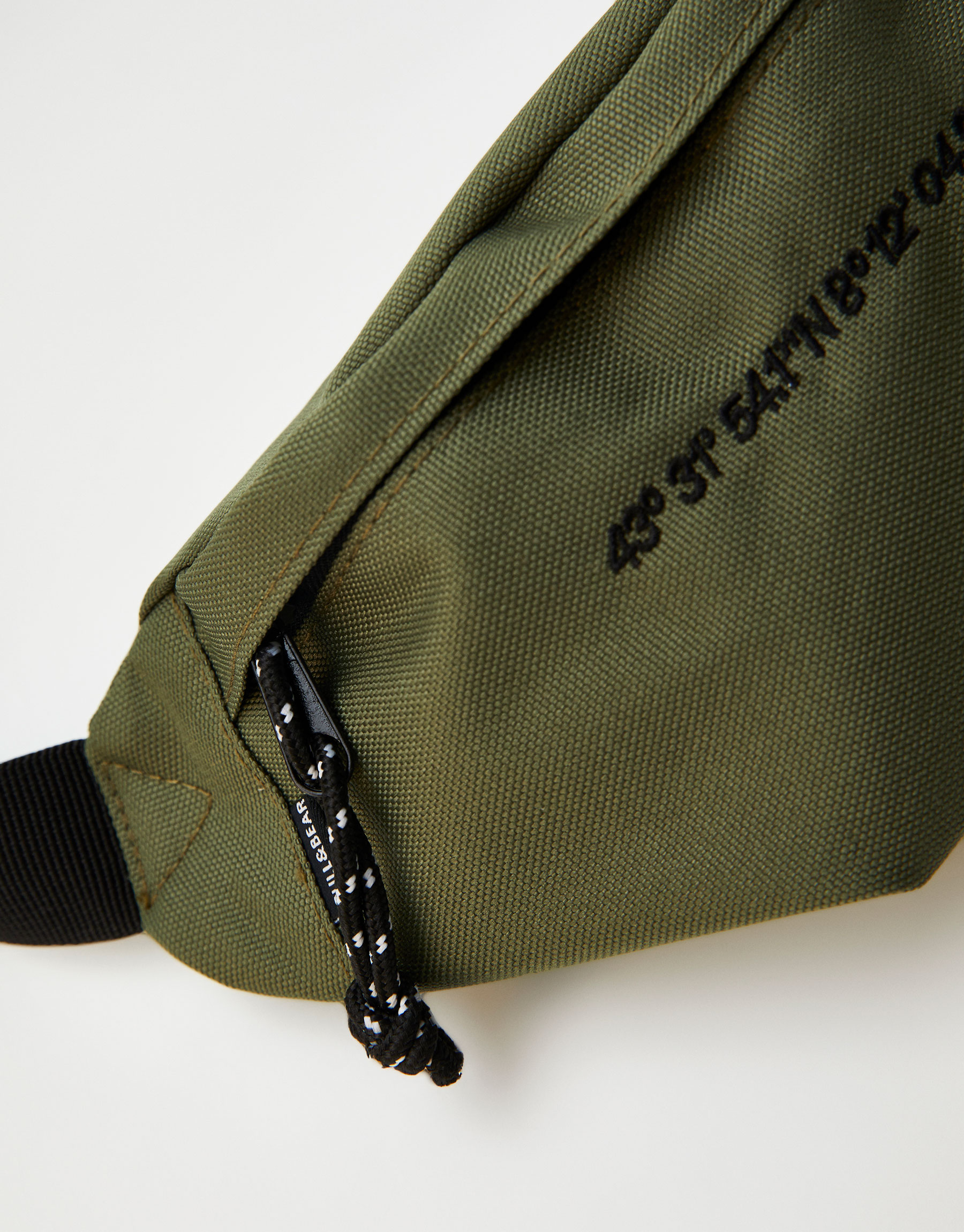 sling bag pull and bear