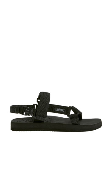 Andrika Papoytsia Anoi3h Kalokairi 2020 Pull Bear