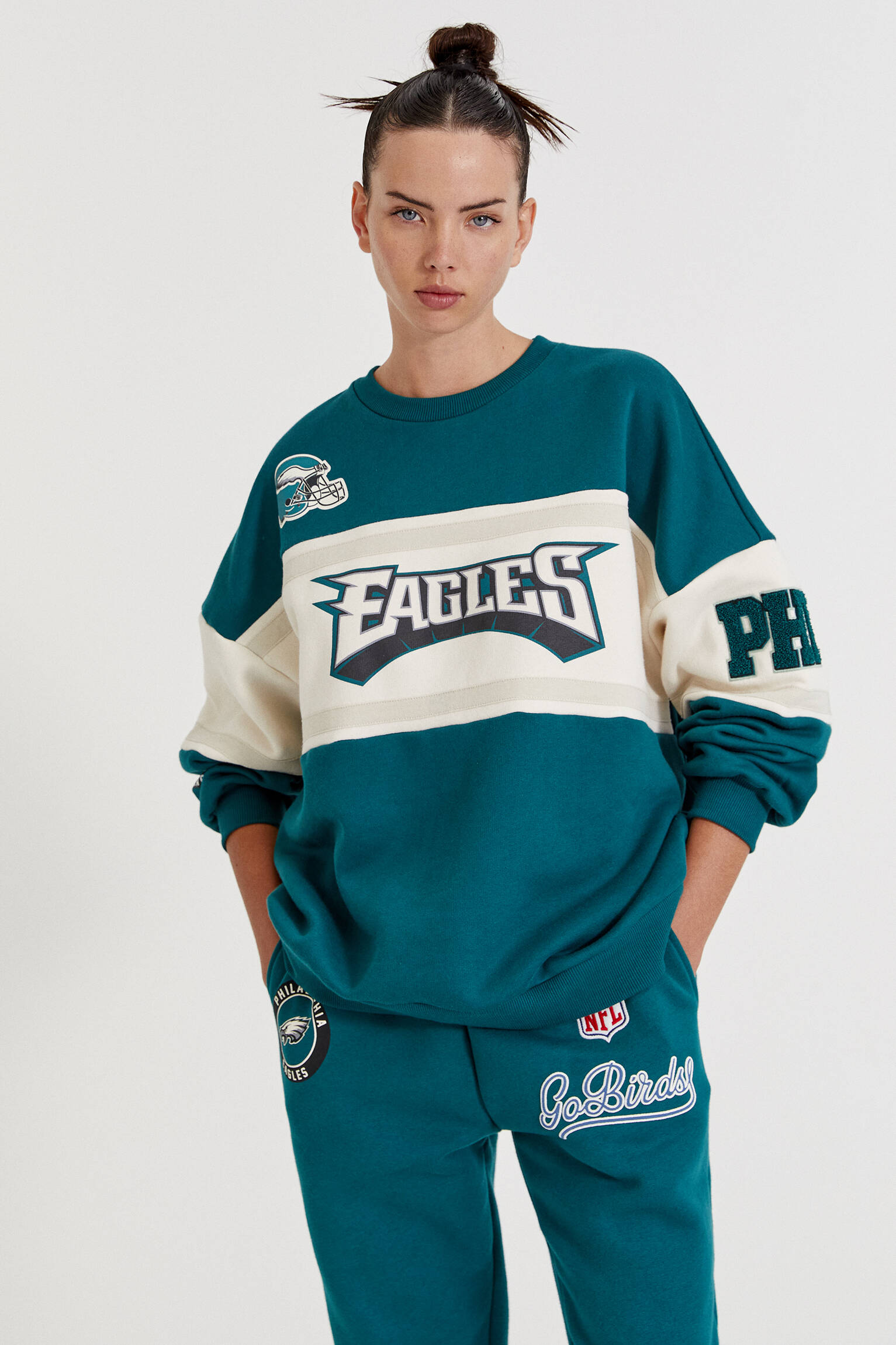 Pull & Bear - NFL Eagles panelled sweatshirt