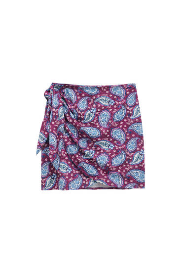 Wrap mini skirt with paisley print