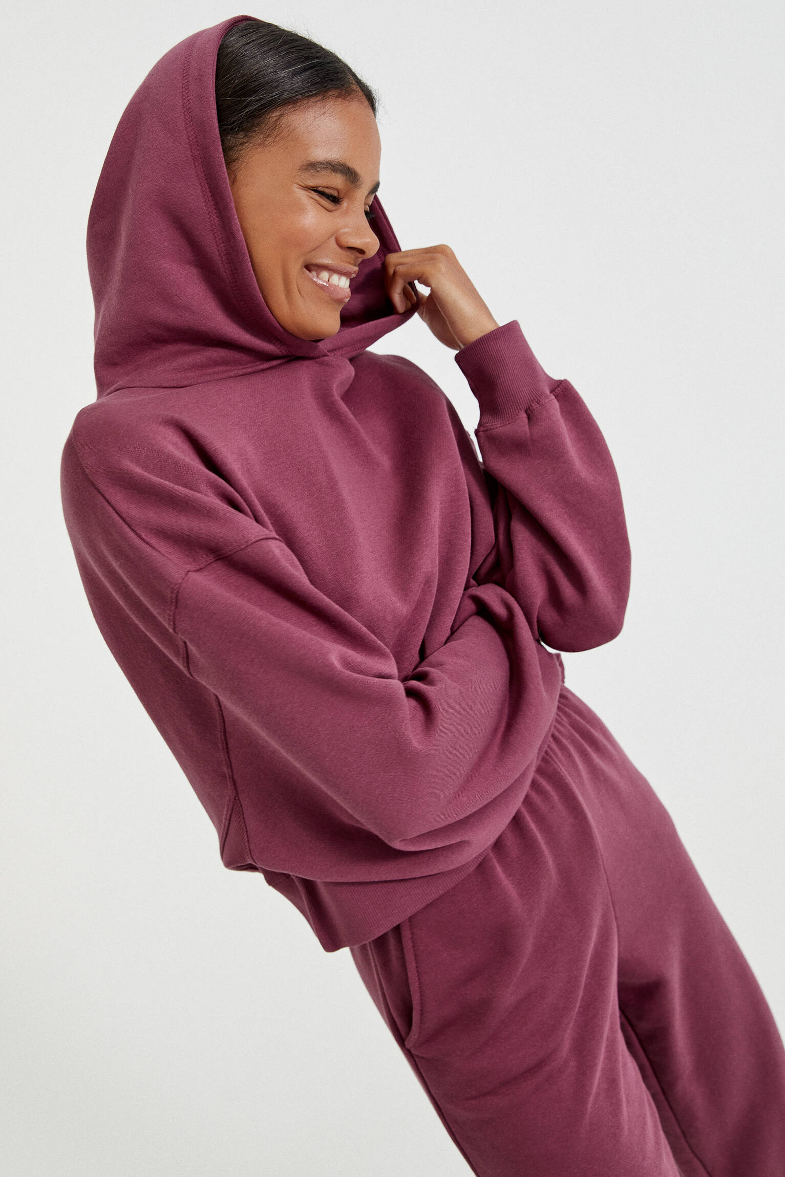 Pull \u0026 Bear - Sudadera básica capucha color