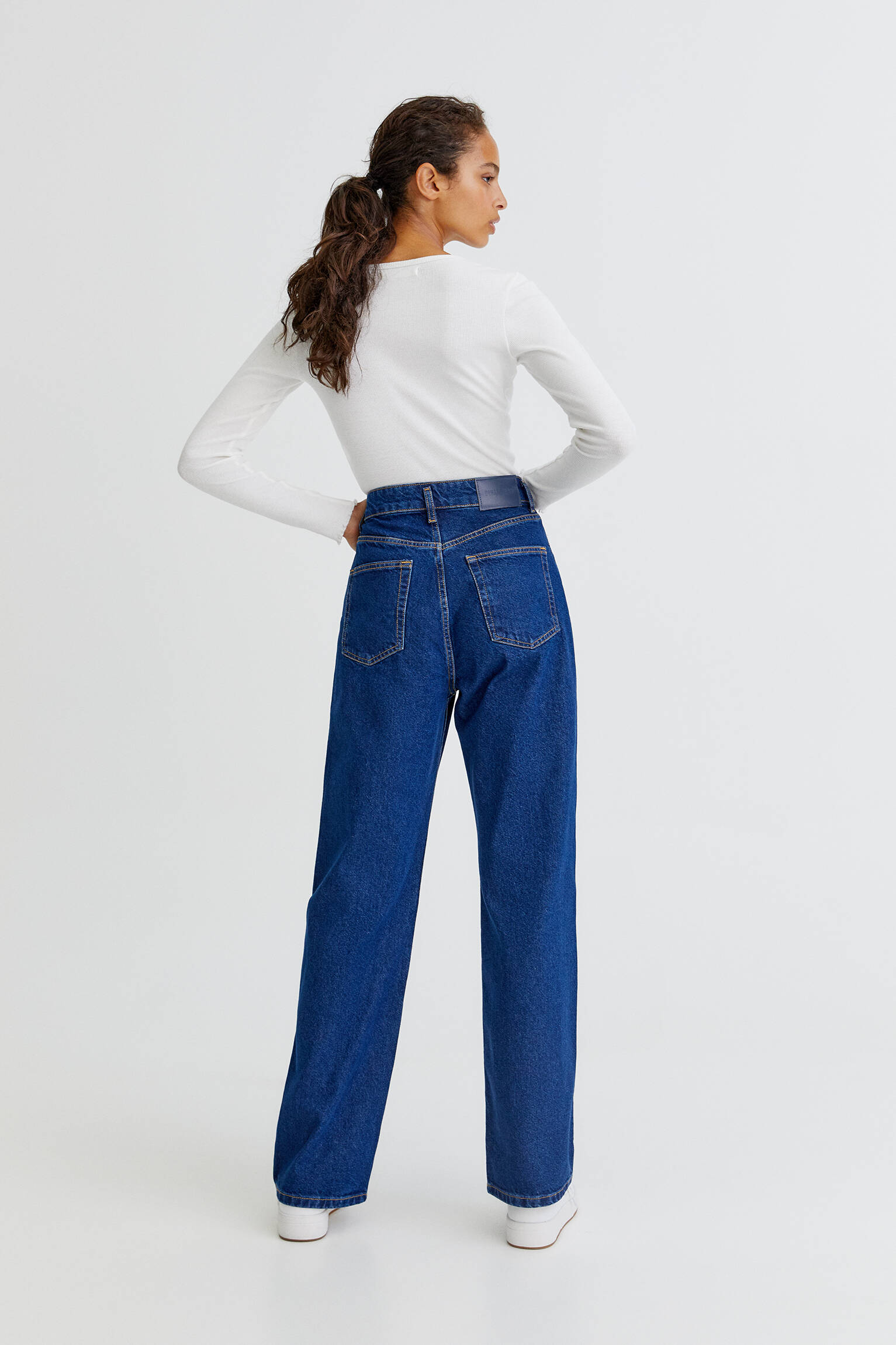 pull and bear jeans baggy