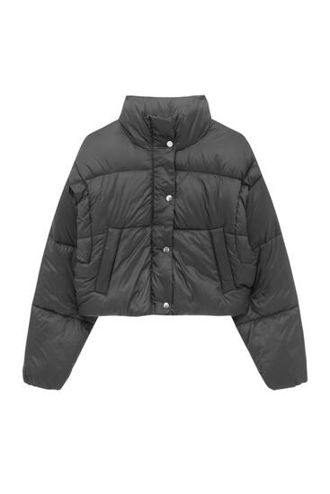 Puffer jacket with detachable sleeves