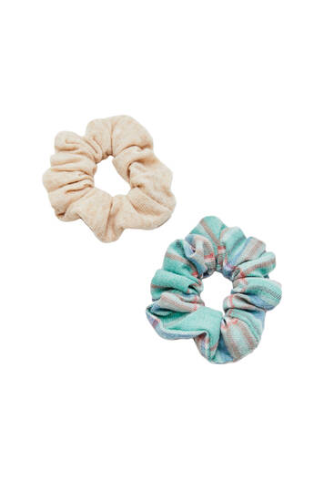 Pack of 2 check print scrunchies