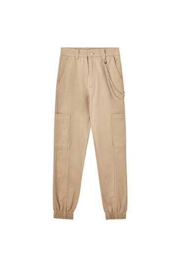 Cargo trousers with side pockets and chain