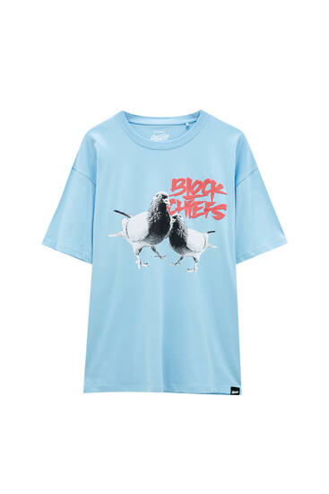 Blue T-shirt with pigeon illustration