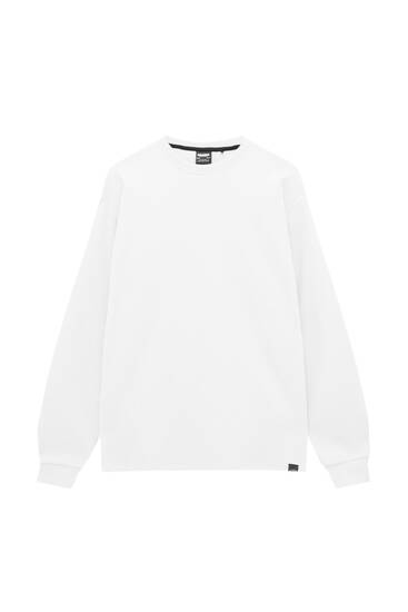 Basic long sleeve T-shirt with label detail