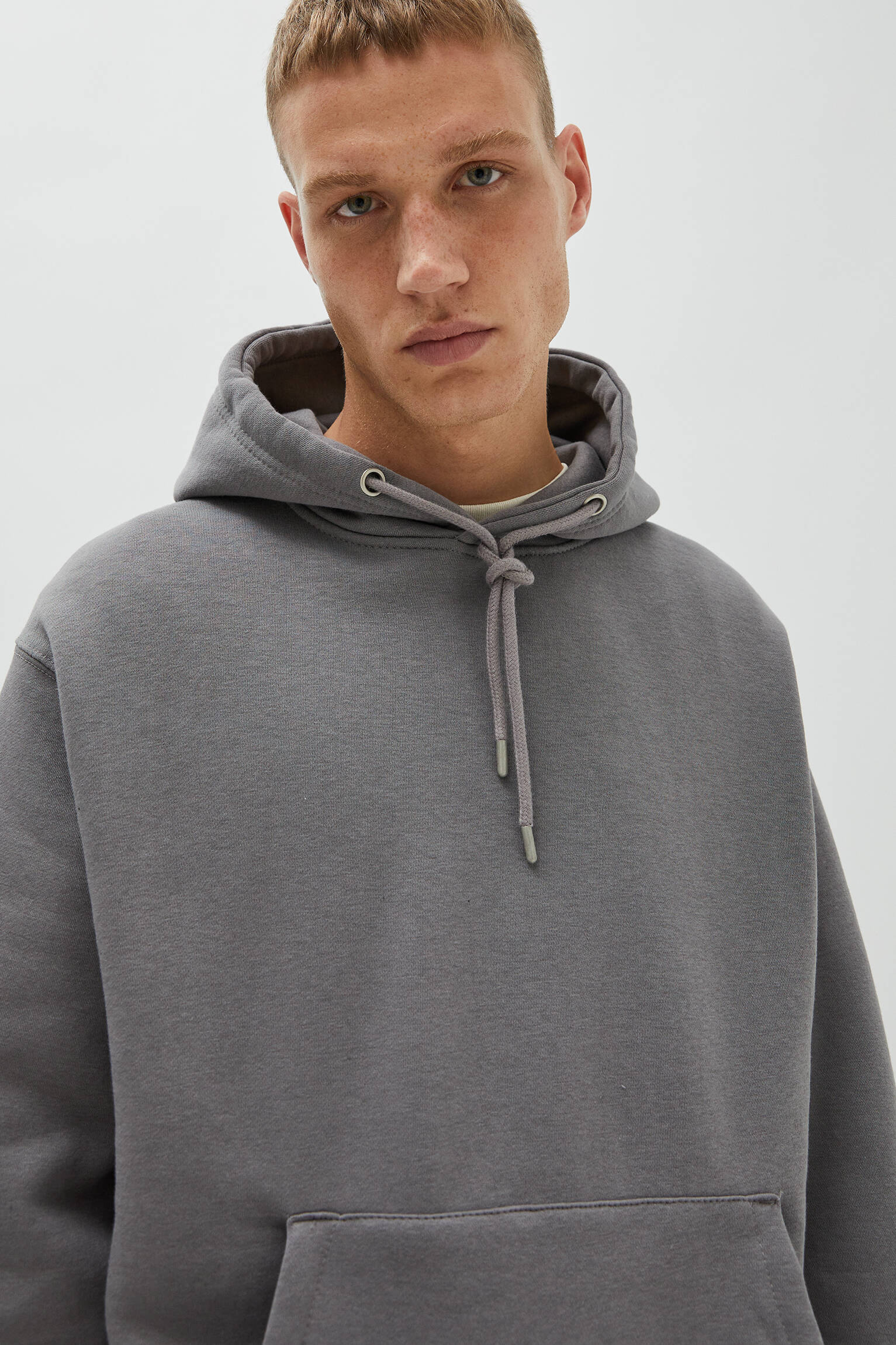 Pull \u0026 Bear - Sudadera canguro con capucha