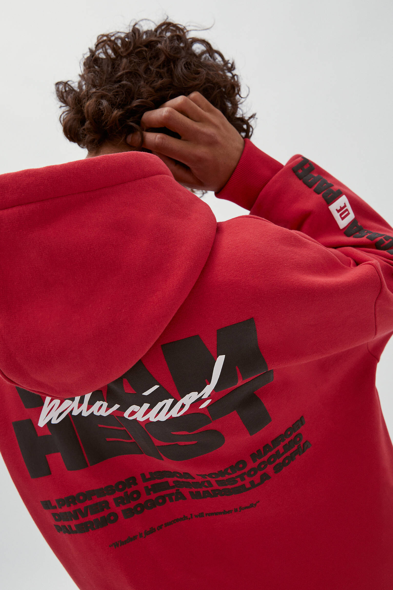 Pull \u0026 Bear - Sudadera La Casa de Papel x Pull\u0026Bear roja Team Heist