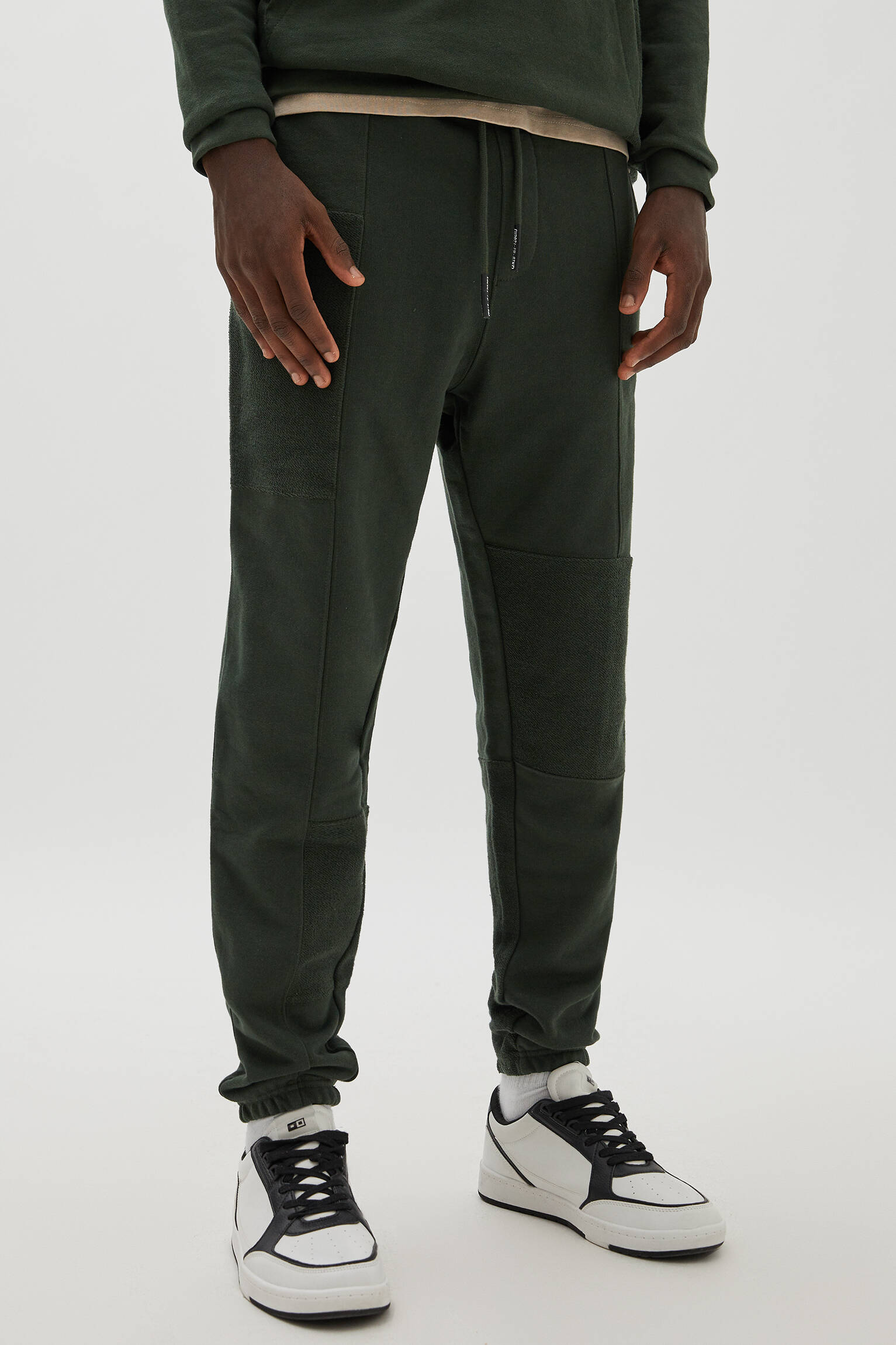 Pull \u0026 Bear - Pantalón jogger paneles STWD
