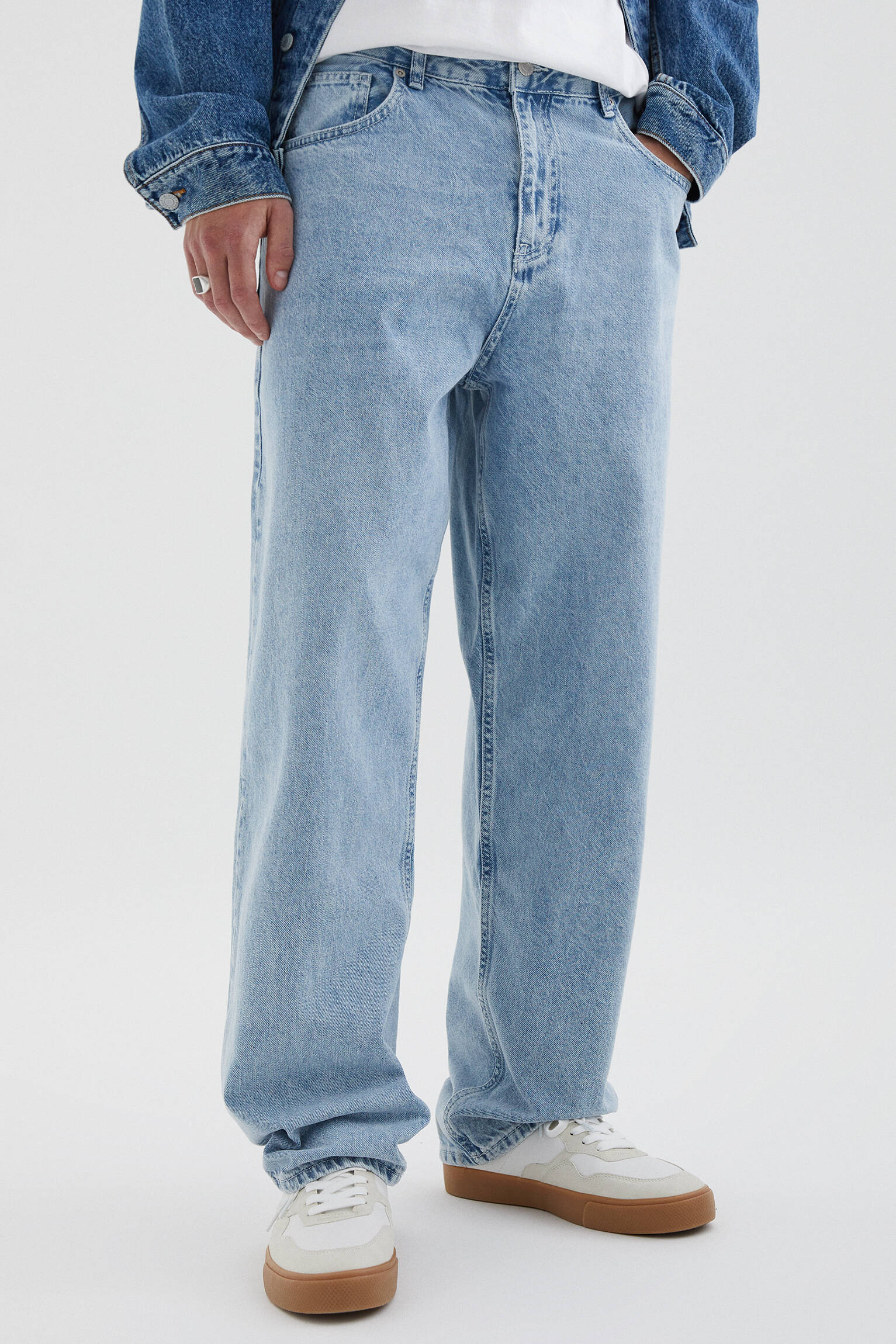 Pull & Bear - Blue baggy-fit jeans