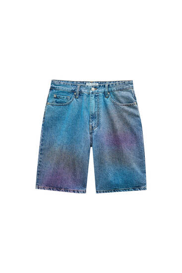Loose denim Bermuda shorts with spray print