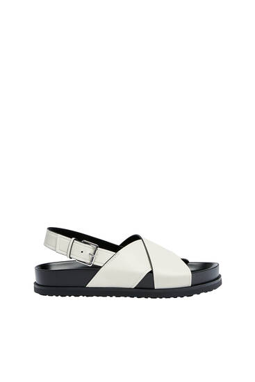 Crossover strap flat sandals
