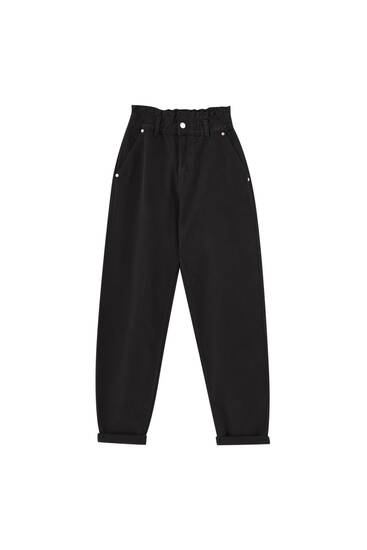 pantalón corto pull and bear