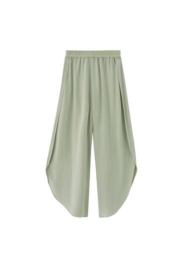 pantalón corto pull and bear