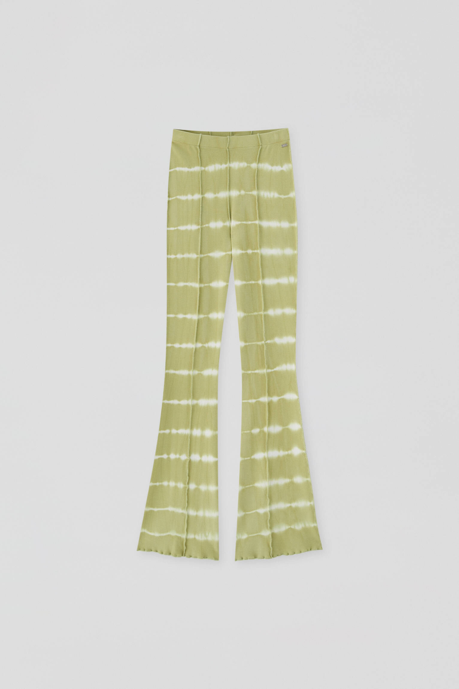 Pantalones campana tie 2024 dye pull and bear