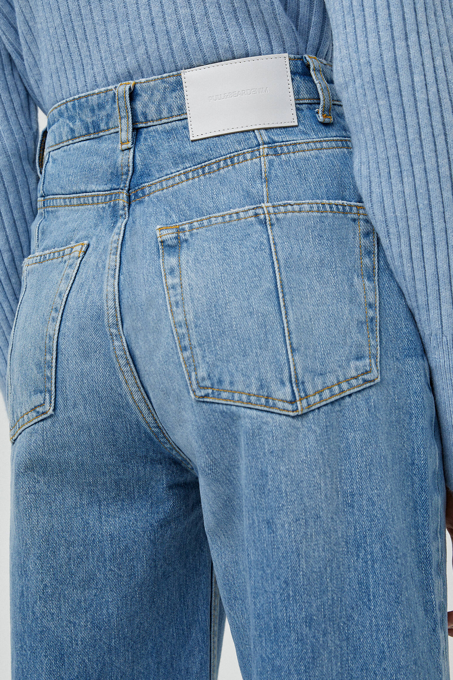 Pull \u0026 Bear - High-waist jeans with 