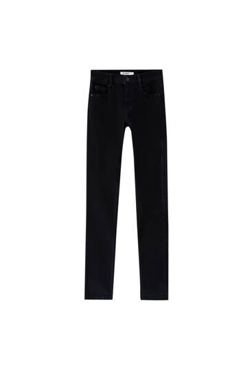 black mom jeans pull and bear