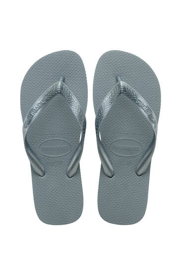 pull and bear flip flops