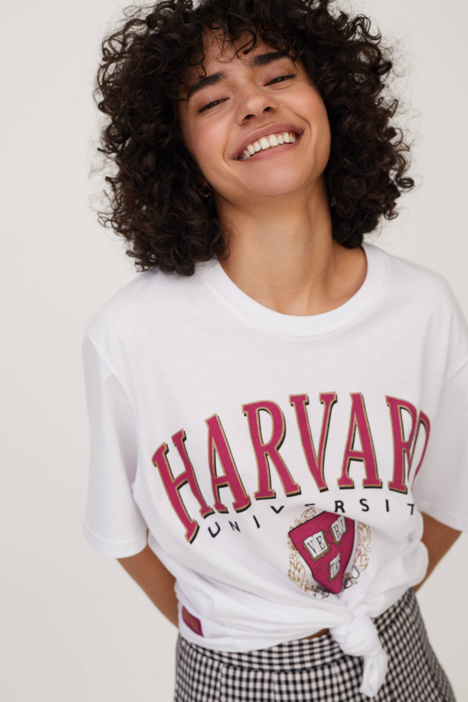 pull and bear harvard t shirt