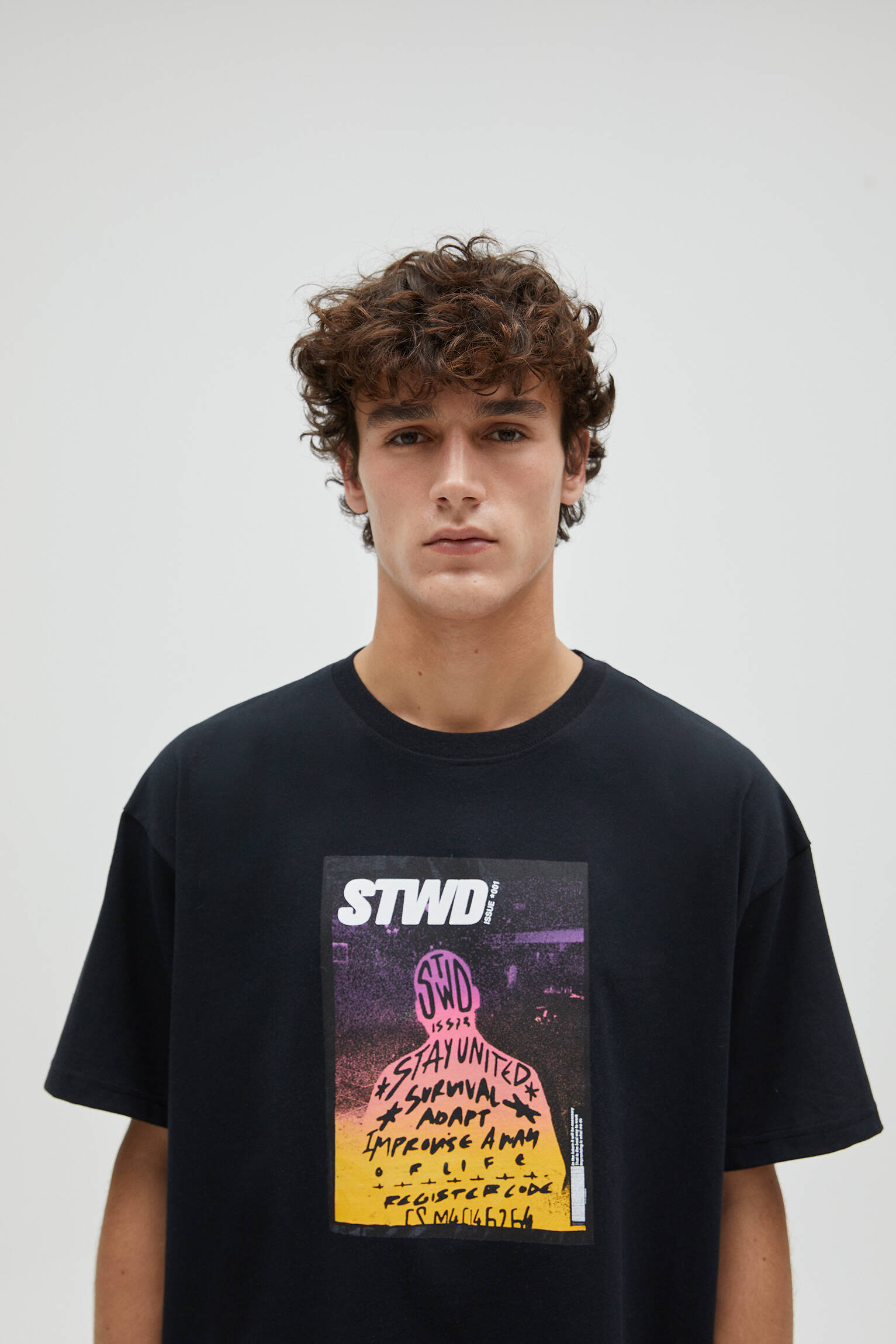 Pull & Bear - Black T-shirt with contrasting STWD illustration