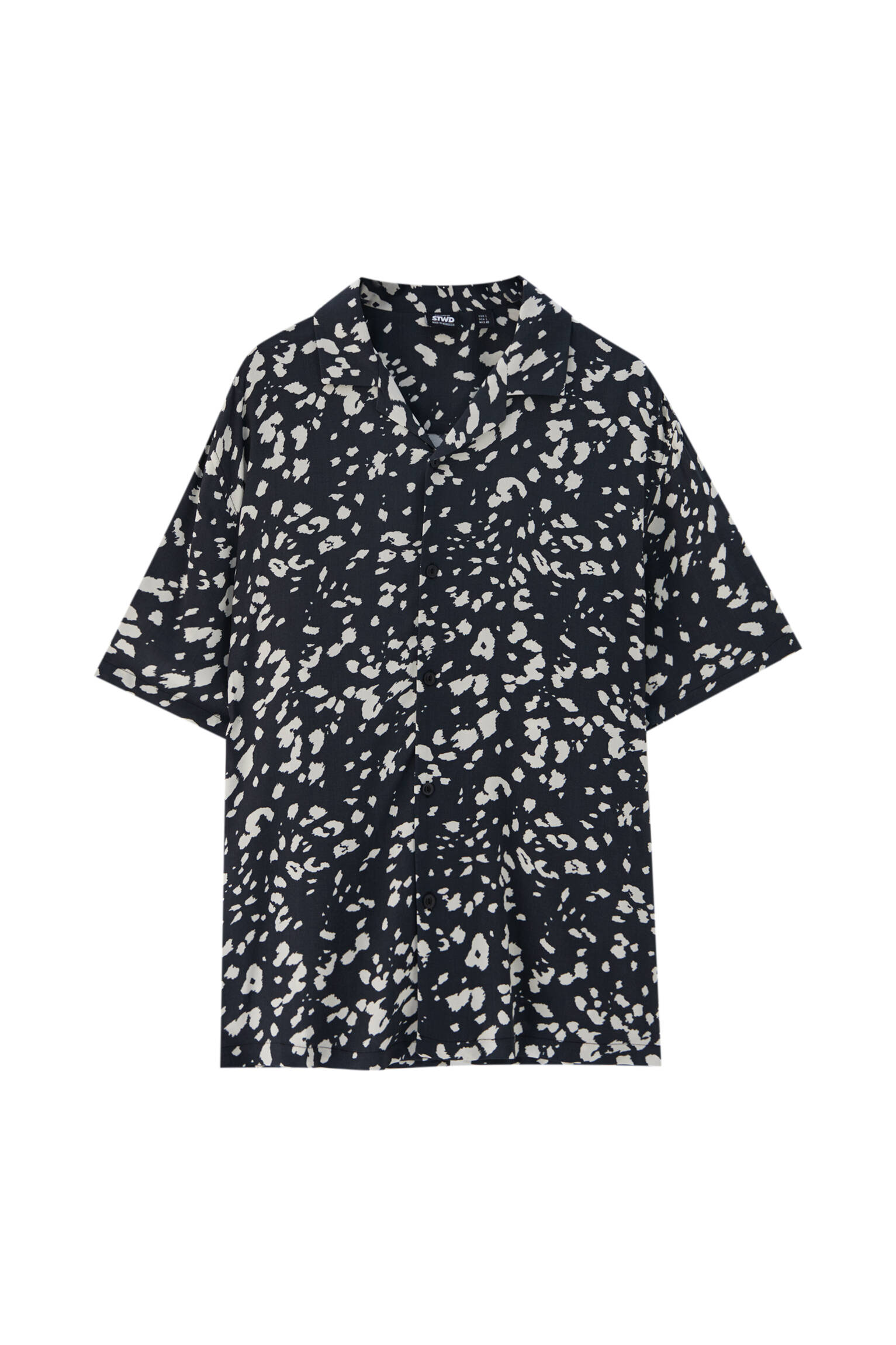 Рубашка с черно-белым принтом - 100% вискоза ECOVEROTM БЕЛЫЙ Pull & Bear