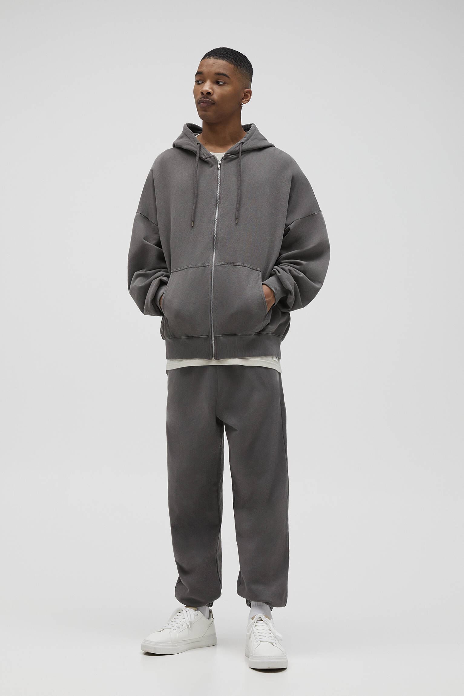 pull and bear zip hoodie