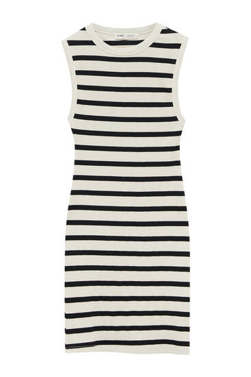 Short fitted ribbed dress