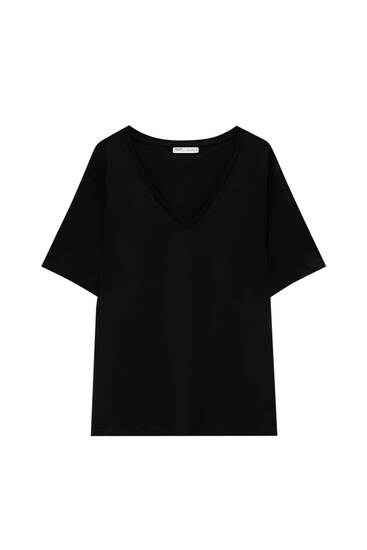 pull and bear v neck t shirt