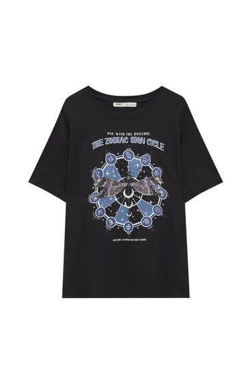 Basic T-shirt with esoteric graphic