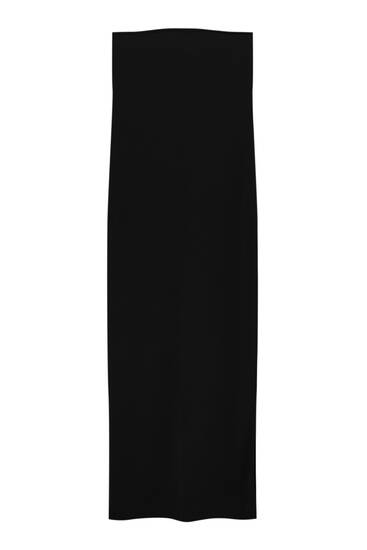 Длинное платье с прямым вырезом
