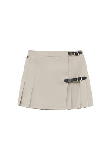 Box pleat mini skirt with buckle