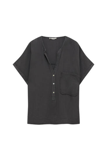 Short sleeve shirt with creased effect