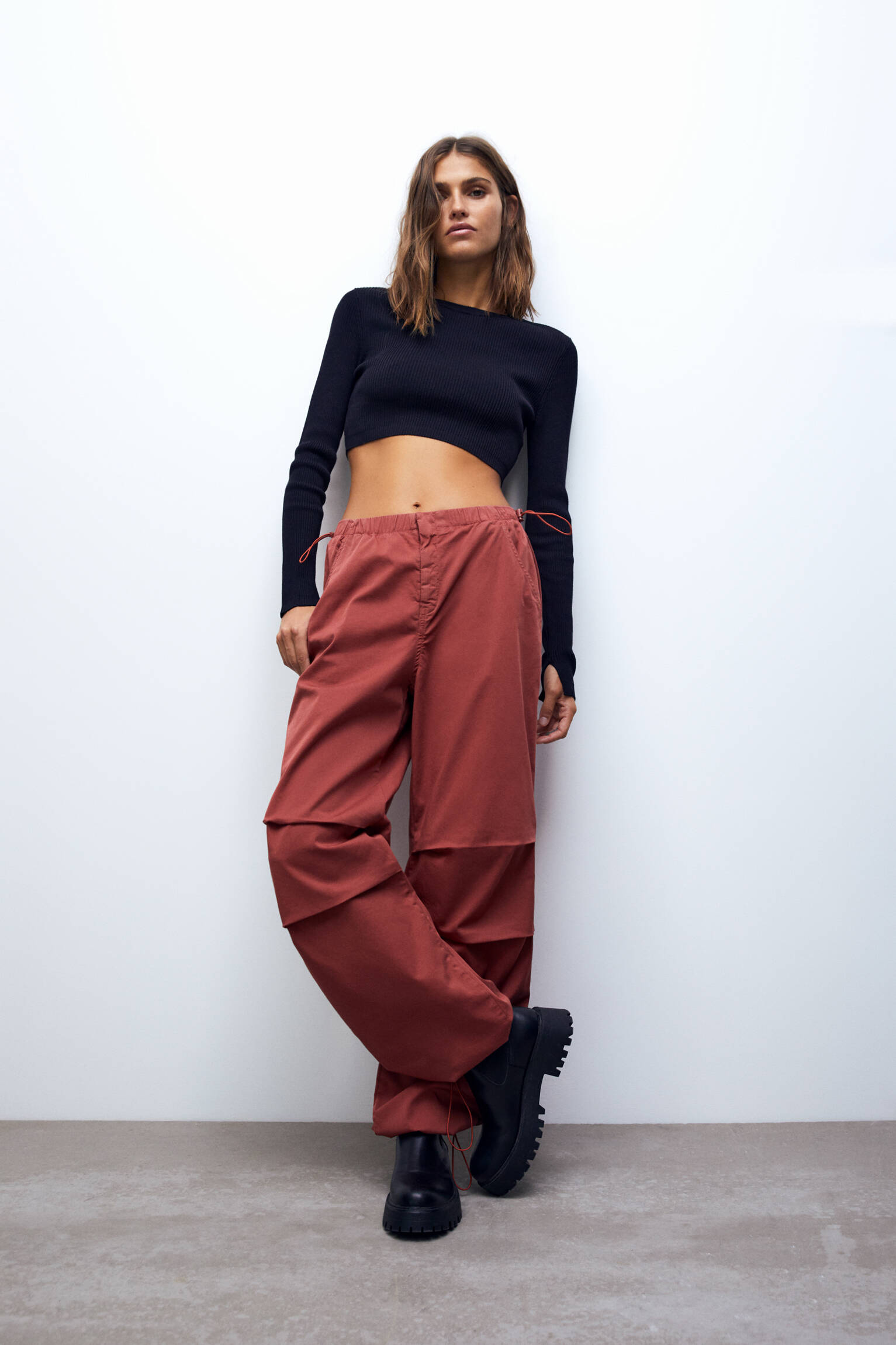 Wide-leg trousers