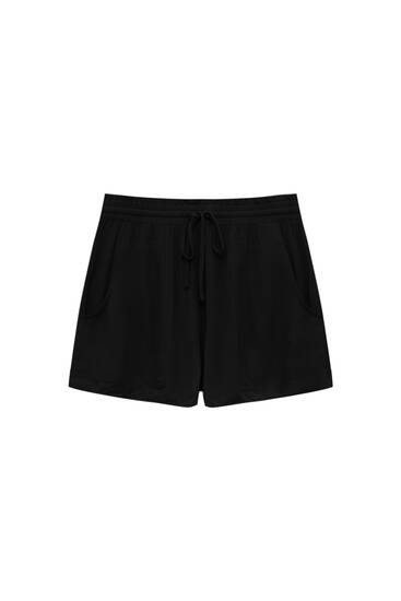 Pantaloni corti e bermuda da donna | PULL\u0026BEAR
