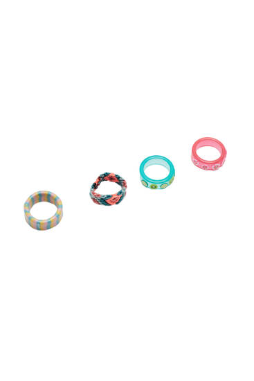 Pack of 4 macramé, resin and wavy rings