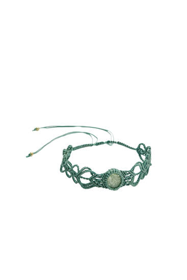 Choker náhrdelník s macramé čipkou s našívanými kamienkami