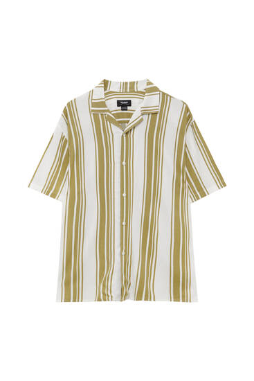 pull and bear yellow shirt