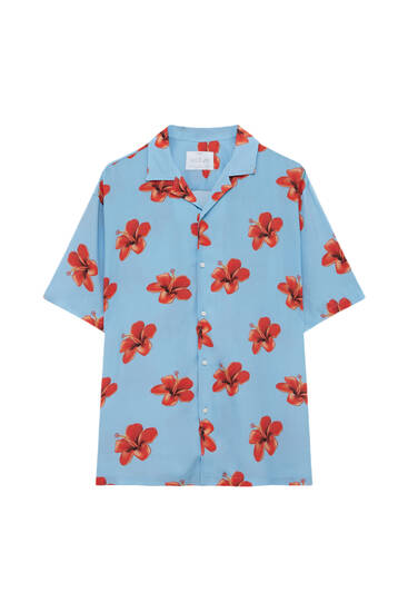 חולצה עם שרוולים קצרים והדפס פרחוני בסגנון הוואי