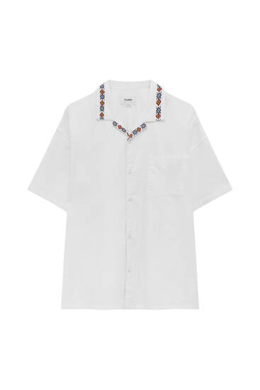 Chemise à manches courtes broderies