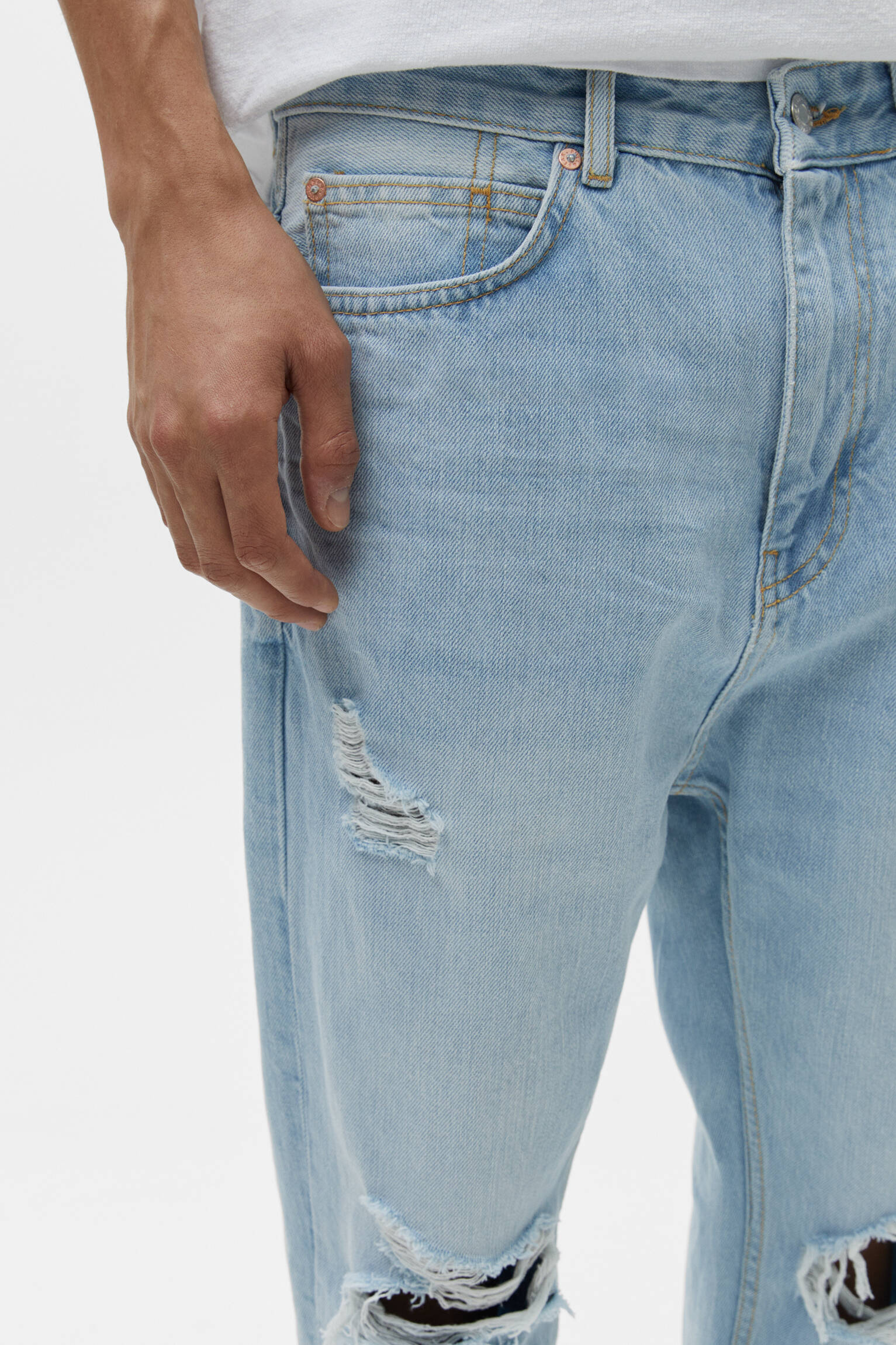 Pull & Bear - Ripped relaxed fit jeans