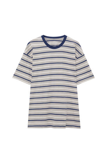 Short sleeve T-shirt with horizontal stripes