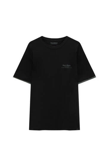 Short sleeve T-shirt with contrasting details