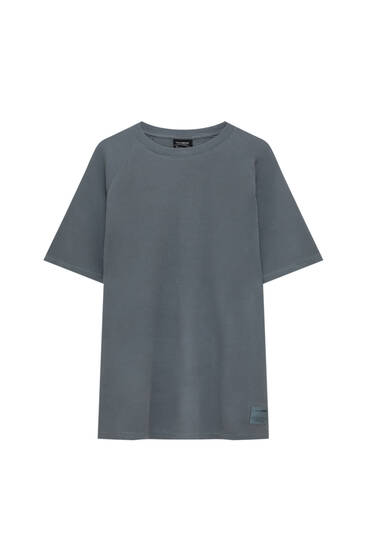 Raglan sleeve T-shirt with seam details