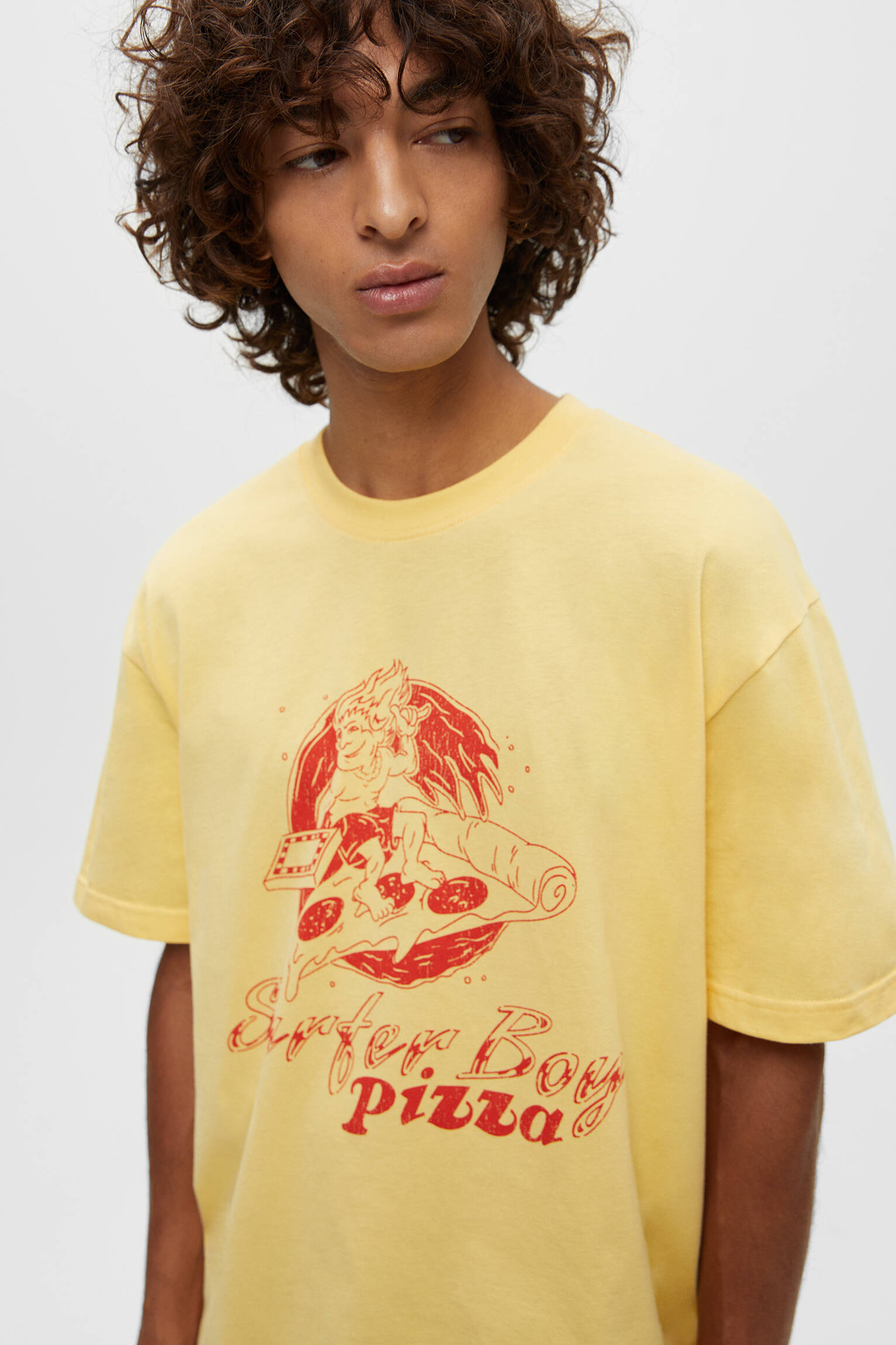 Galantería diámetro Cósmico Pull & Bear - Playera Stranger Things Surfer Boy pizza