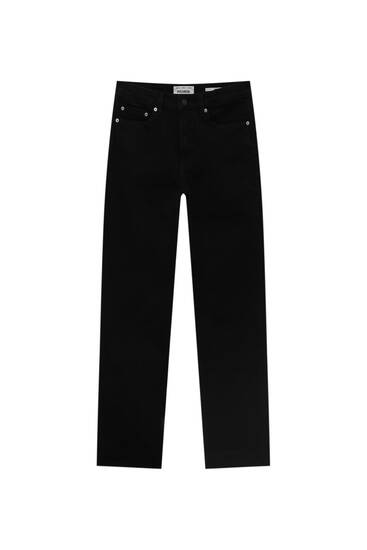 Schwarze Basic-Jeans im Slim-Comfort-Fit