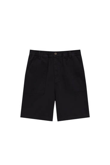 Oversize relaxed Bermuda shorts with an elastic waistband
