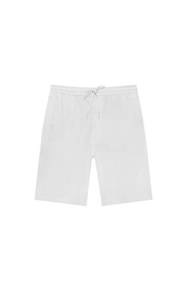 Basic rustic Bermuda shorts