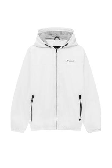 Hooded jacket in lightweight fabric